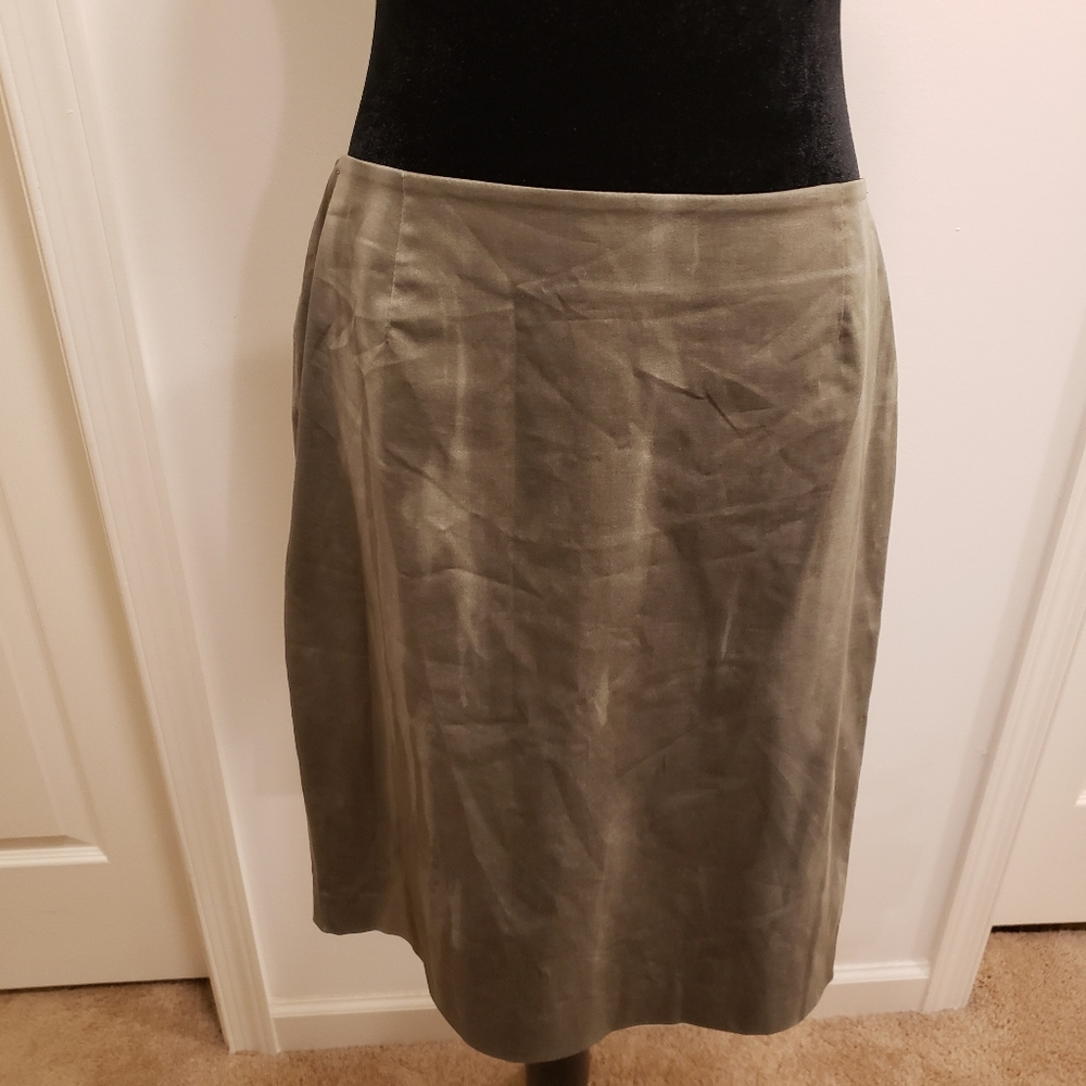 NWOT. Vera Wang Acid Washed Lined Skirt (8)